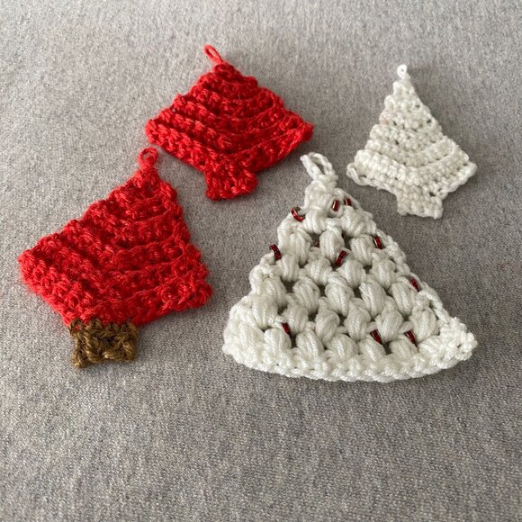 Handmade Crochet Red White Holiday Christmas Tree Hanging Decorations Set of 4 - Picture 4 of 6